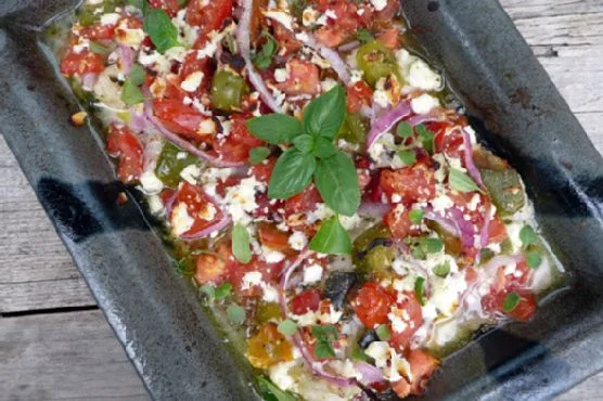 Греческая запеченная рыба: свежая, простая и вкусная